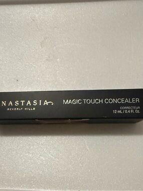 Anastasia Beverly Hills Magic Touch Concealer - Warm Beige (13)